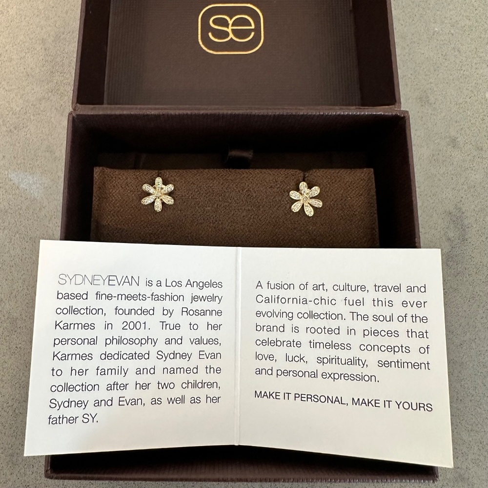 Sydney Evan Daisy Stud Earrings - Picture 10 of 11